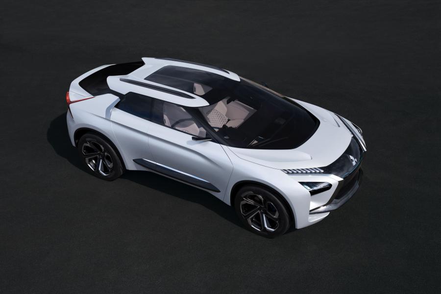  Mitsubishi e-Evolution Concept 2017 года  (фото 10 из 40)